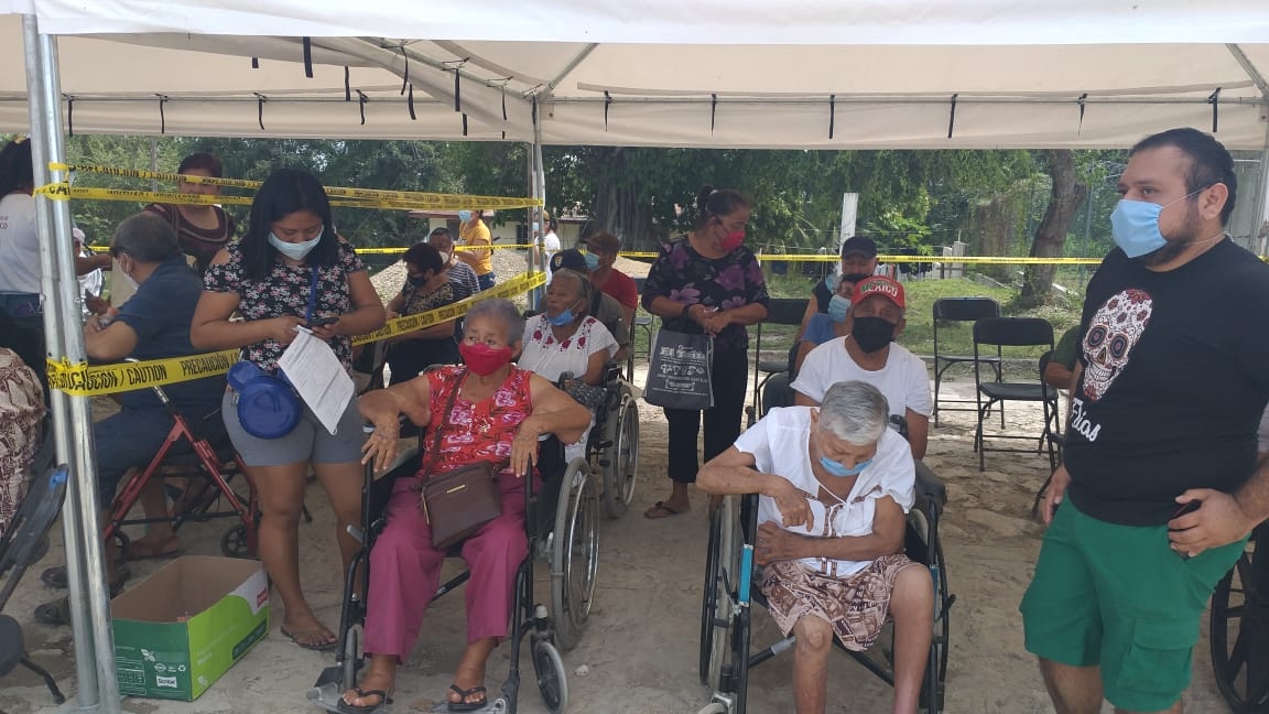 Abuelitos de Tulum no acuden a vacunarse contra el COVID-19