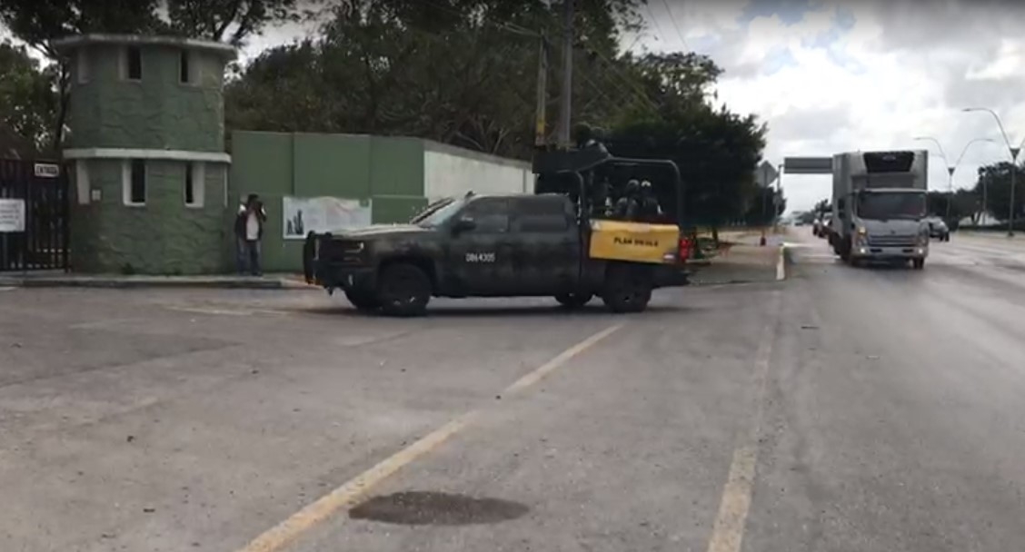 Trasladan vacunas contra COVID-19 al Batallón de Cancún :VIDEO