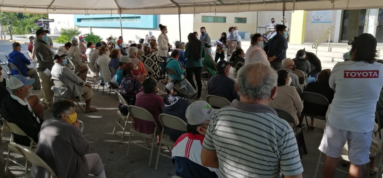 Isla Mujeres continúa con la vacunación de abuelitos contra COVID-19