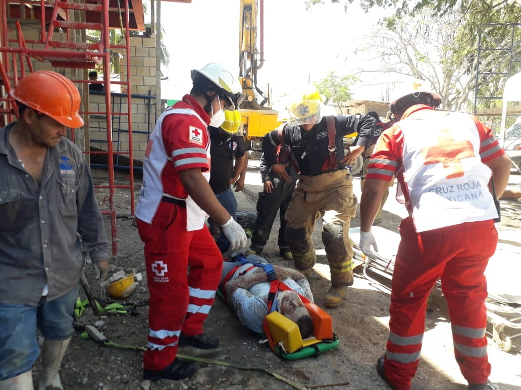 Albañiles sufren fuerte accidente laboral en Ciudad del Carmen