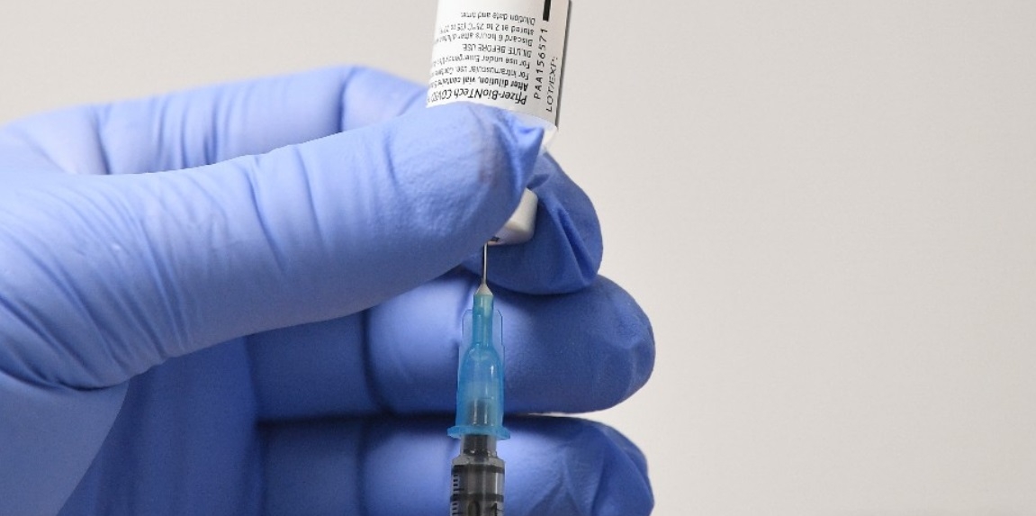 Llega nuevo lote de vacunas Pfizer a México