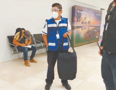 Activan protocolo de seguridad por bulto sospechoso en aeropuerto de Mérida