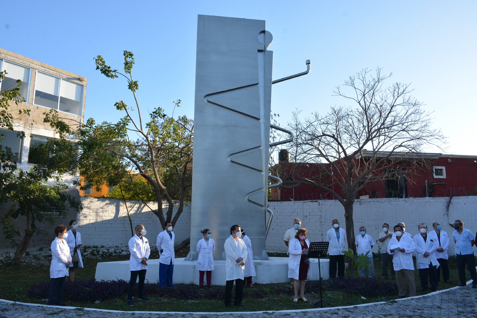 Médicos especialistas piden ser vacunados contra COVID-19 en Yucatán