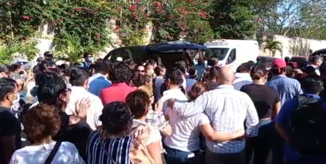 La despedida Ignacio Sánchez se lleva a cabo en el panteón de Leona Vicario