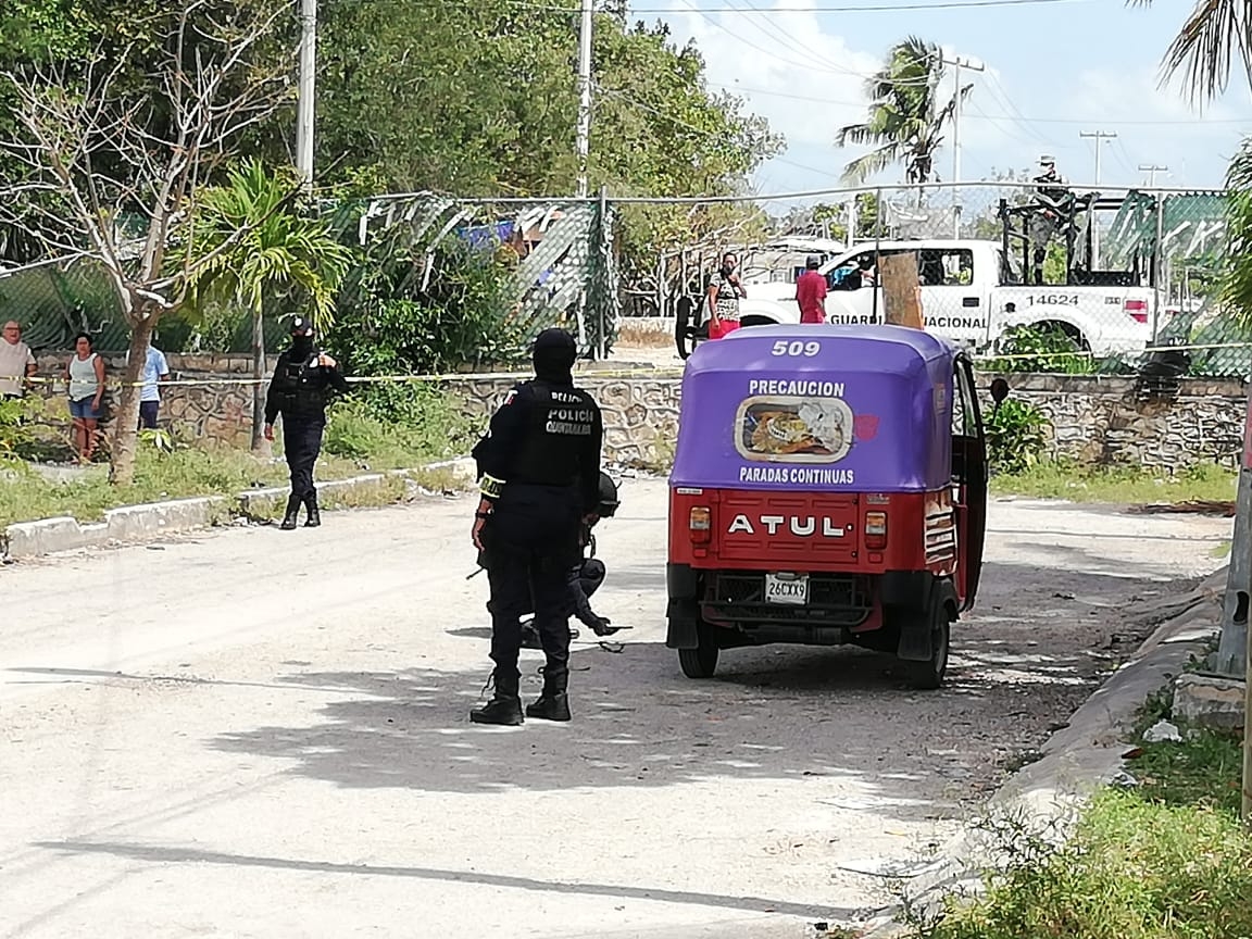 Atacan a balazos a conductor de mototaxi en fraccionamiento de Cancún: VIDEO