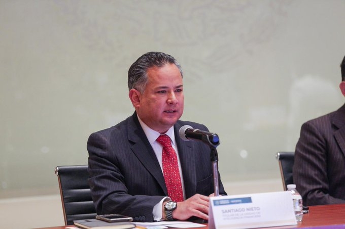 Santiago Nieto, titular de la UIF, llega a Campeche