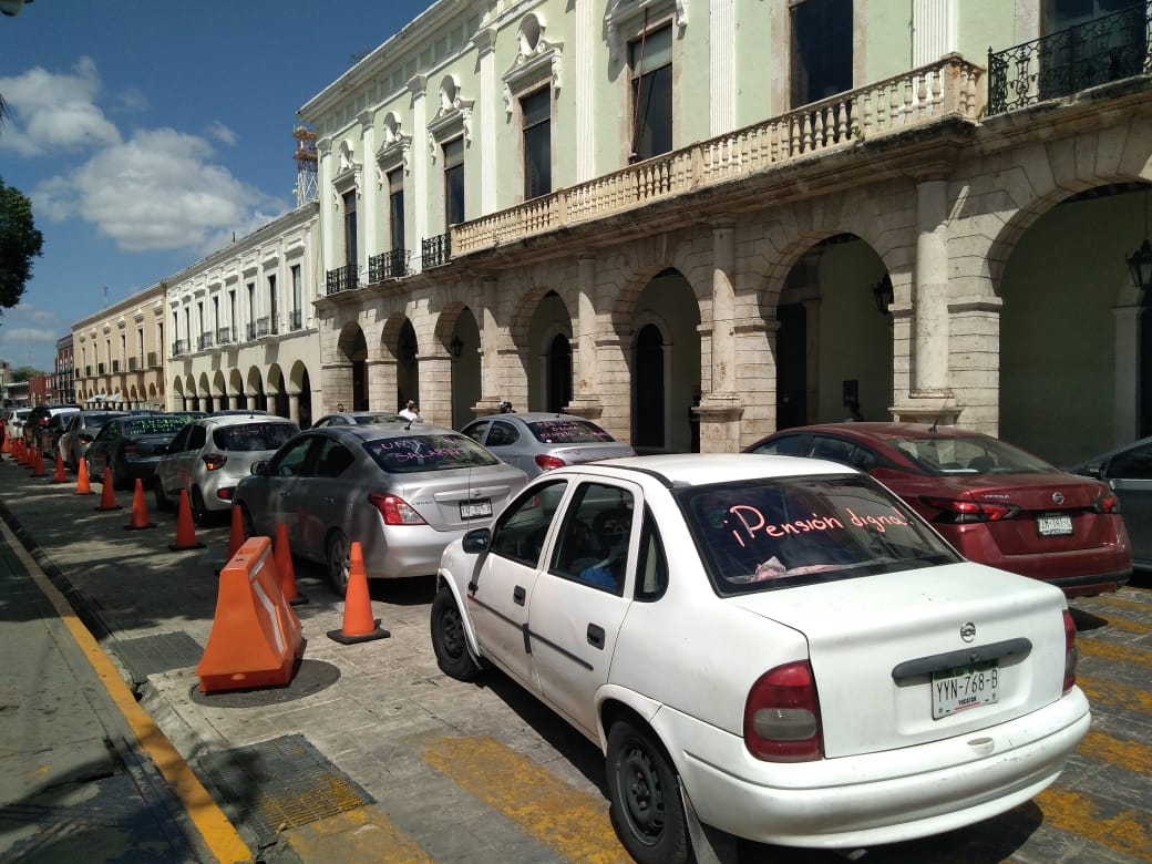 En esta caravana participaron 25 automóviles que salieron del Monumento a la Patria a Palacio de Gobierno