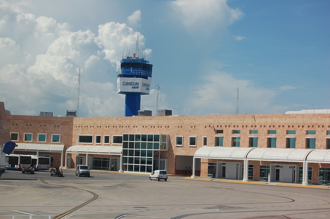 Niegan estadía en Cancún a 70 turistas argentinos que llegaron vía aérea