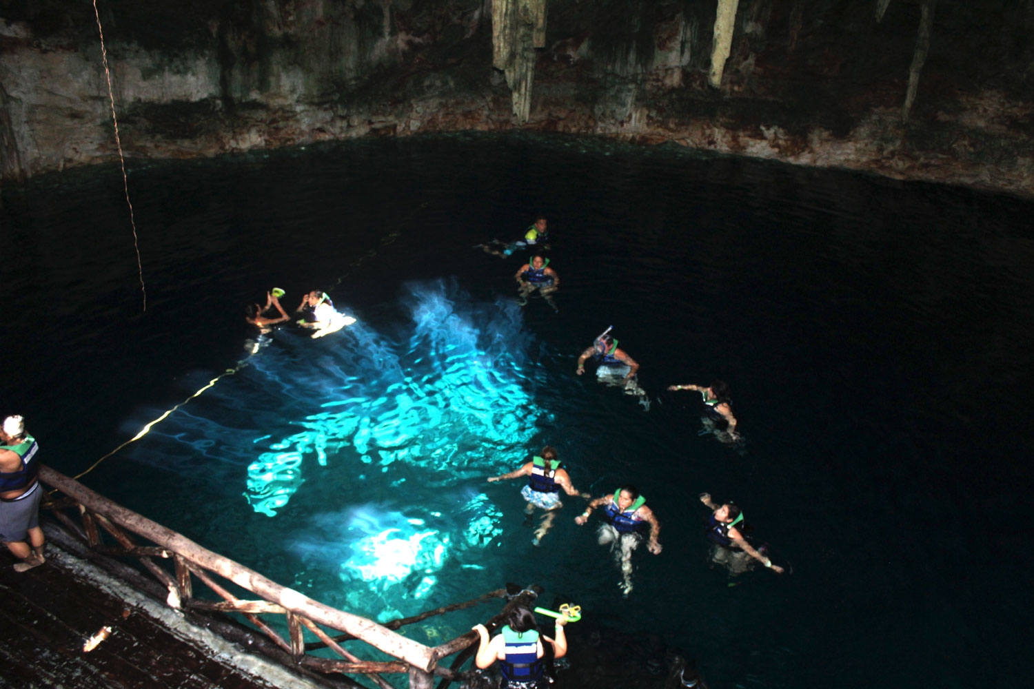 Los Cenotes de Santa Bárbara, aventura subterránea en Homún