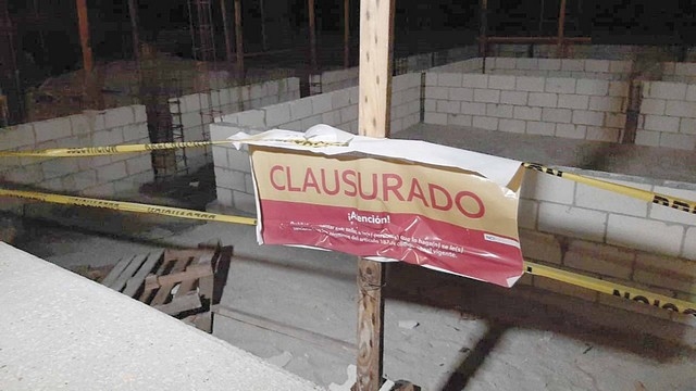 Clausuran obra del alcalde Óscar Rosas por falta de permisos en Ciudad del Carmen