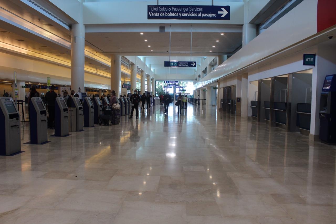 Algunos turistas que recorren los pasillos de este aeropuerto, no corren con buena suerte