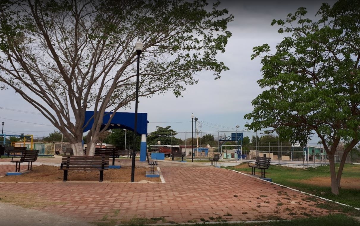 Acusan a una pareja de vender droga en un parque al sur de Mérida