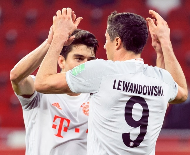 Con doblete de Lewandowski, Bayern Munich avanza a la final del Mundial de Clubes