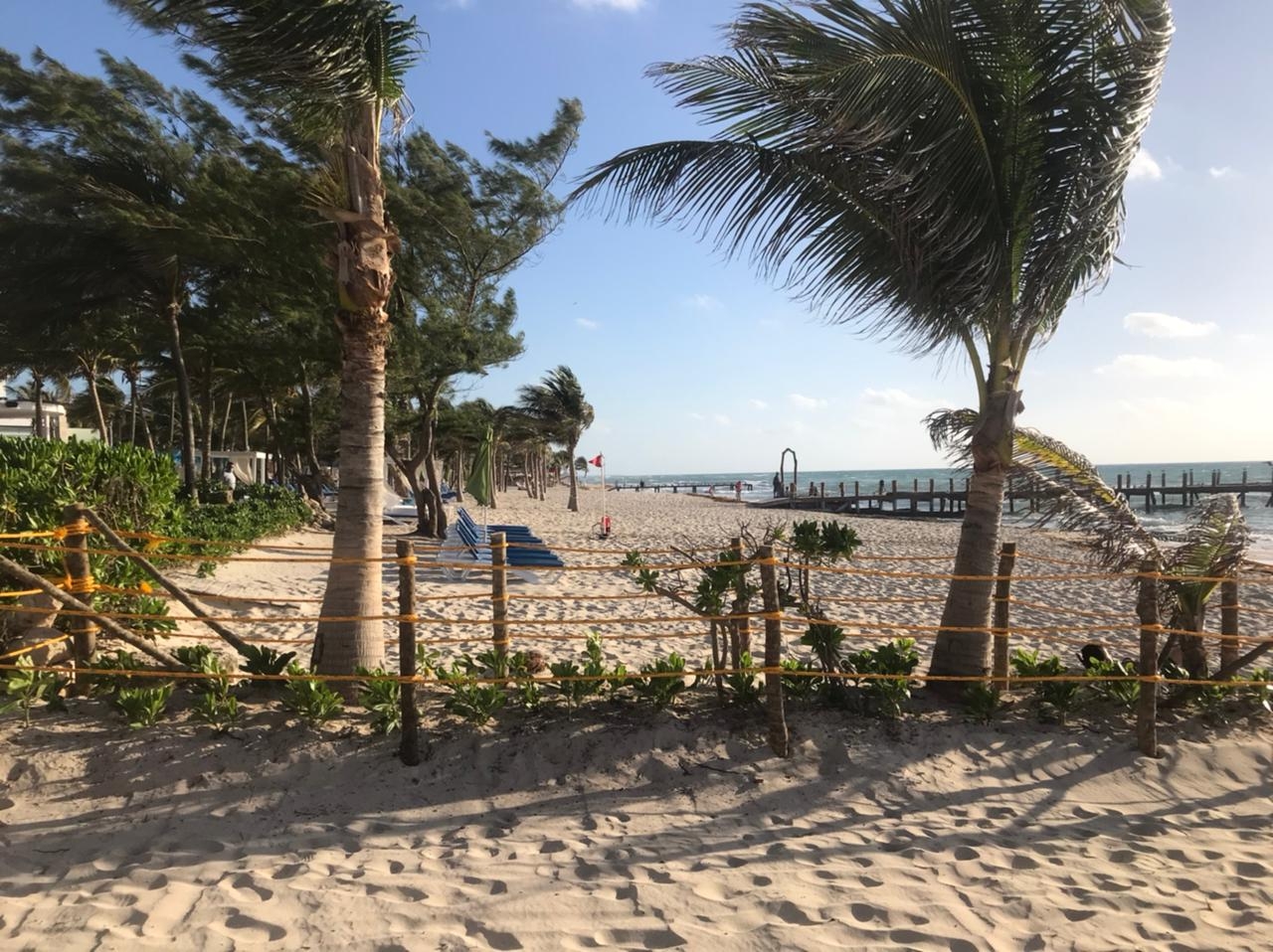 Hotel 'The Fives' cierra el acceso público al arenal en Playa del Carmen