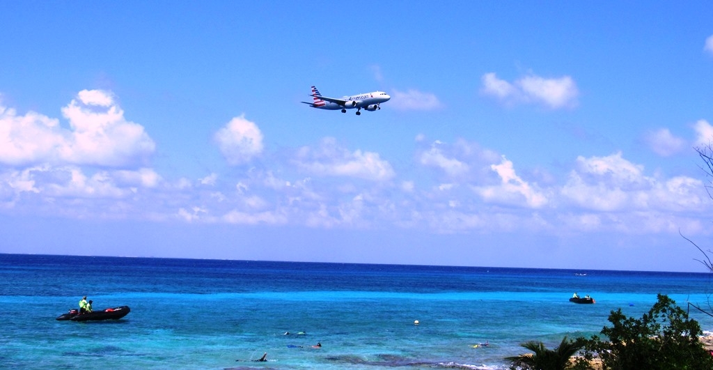 Prevén considerable arribo de turistas al aeropuerto de Cozumel