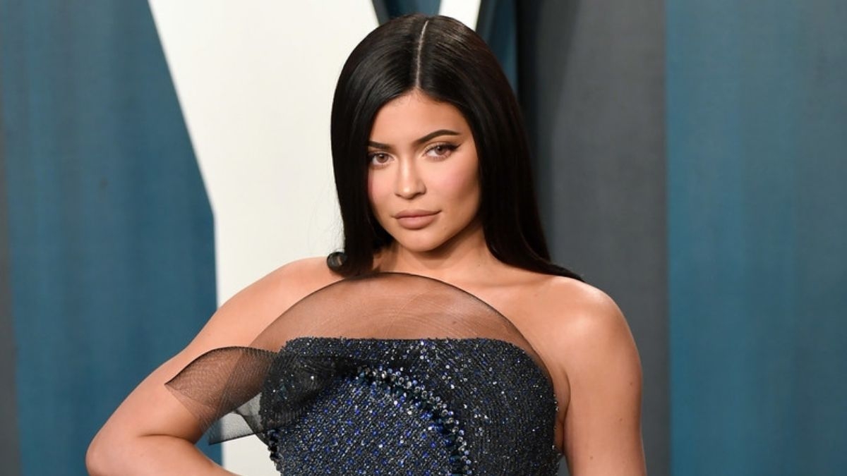 Kylie Jenner promociona sus productos con una sensual producción de fotos
