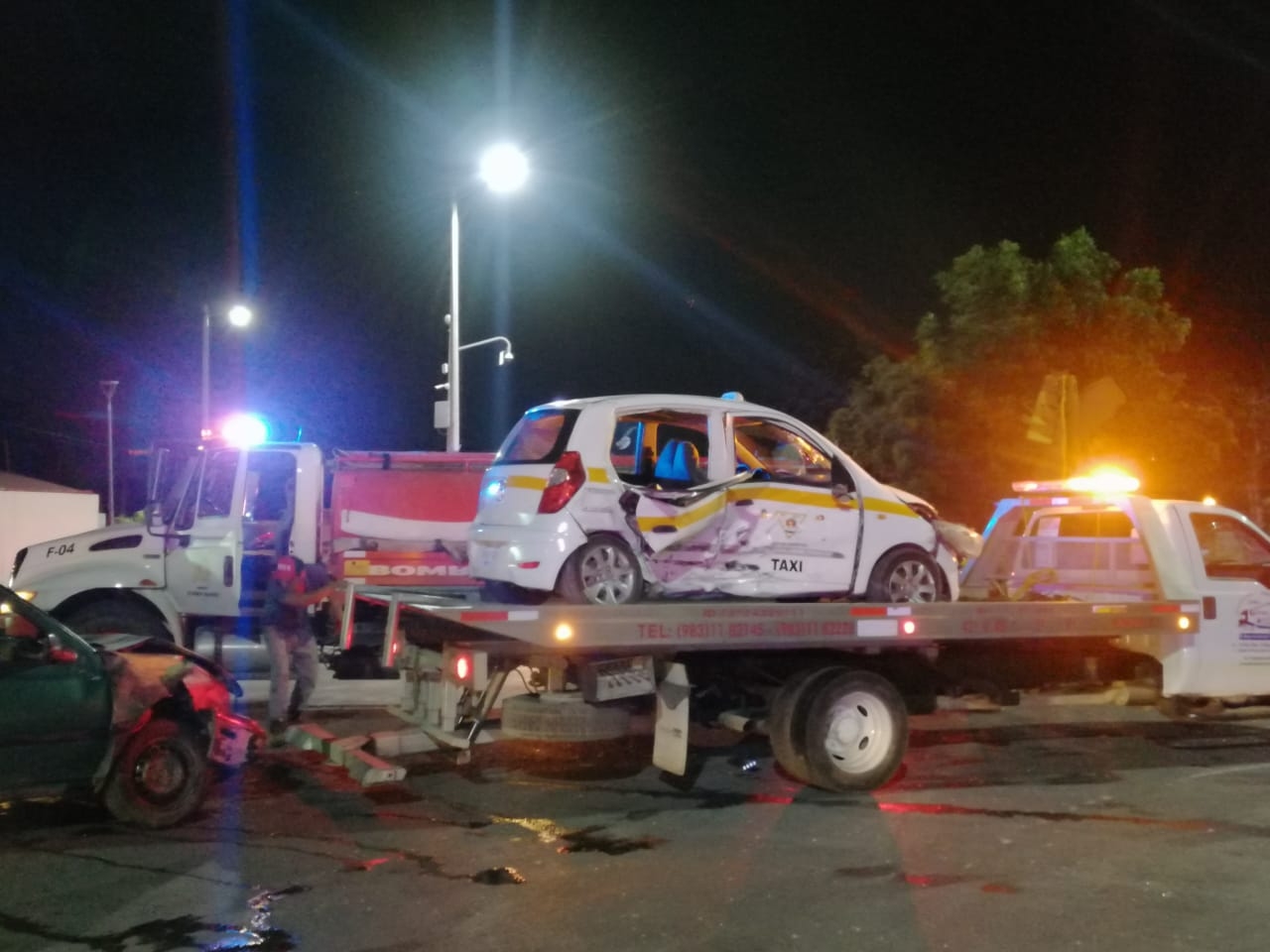 Tres lesionados graves por un fuerte percance vial en Chetumal
