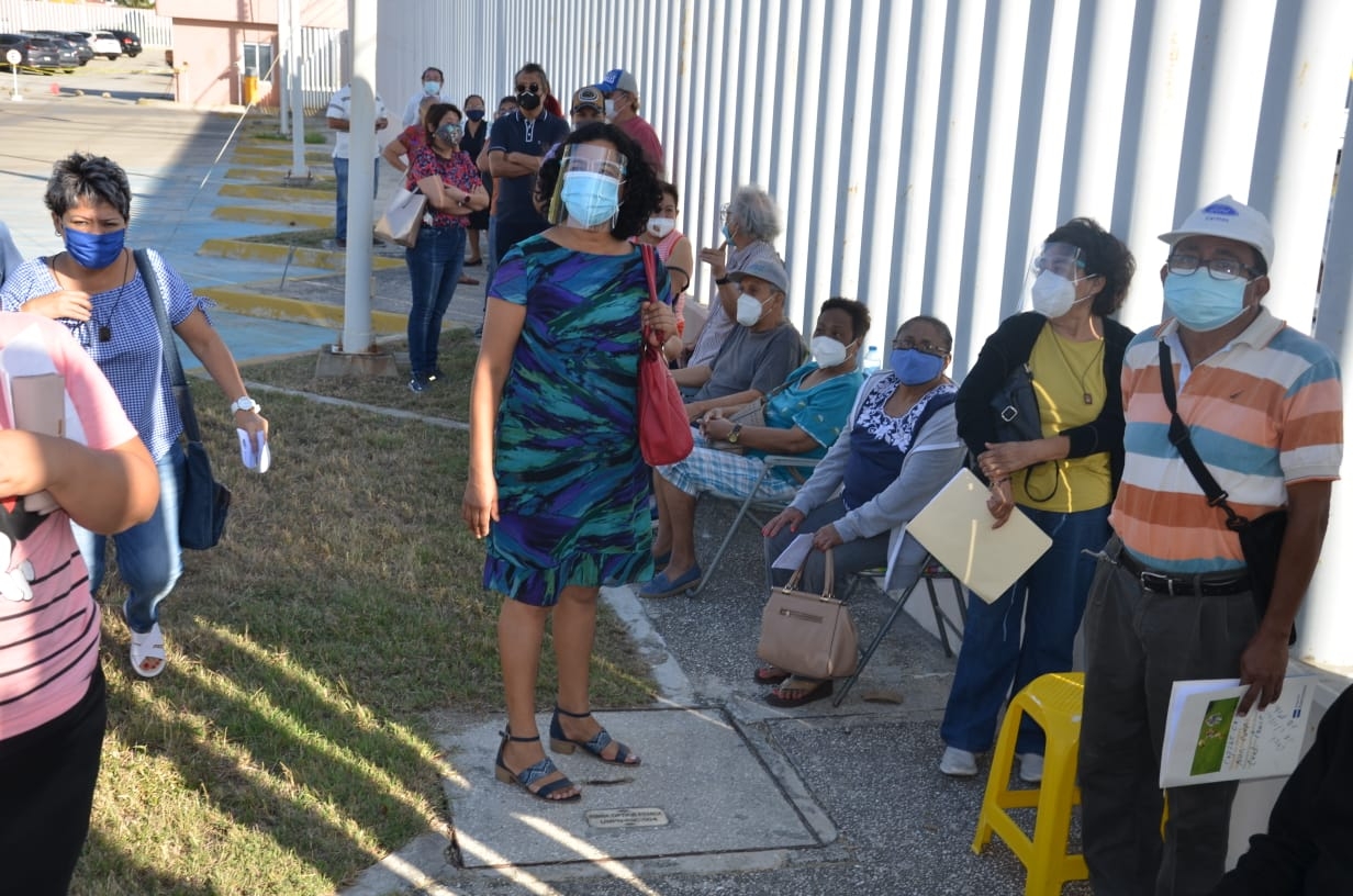 Inicia vacunación de adultos mayores contra COVID-19 en Ciudad del Carmen