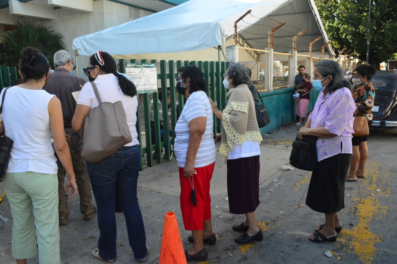 Adultos mayores sin registro serán vacunados contra COVID-19 en Ciudad del Carmen