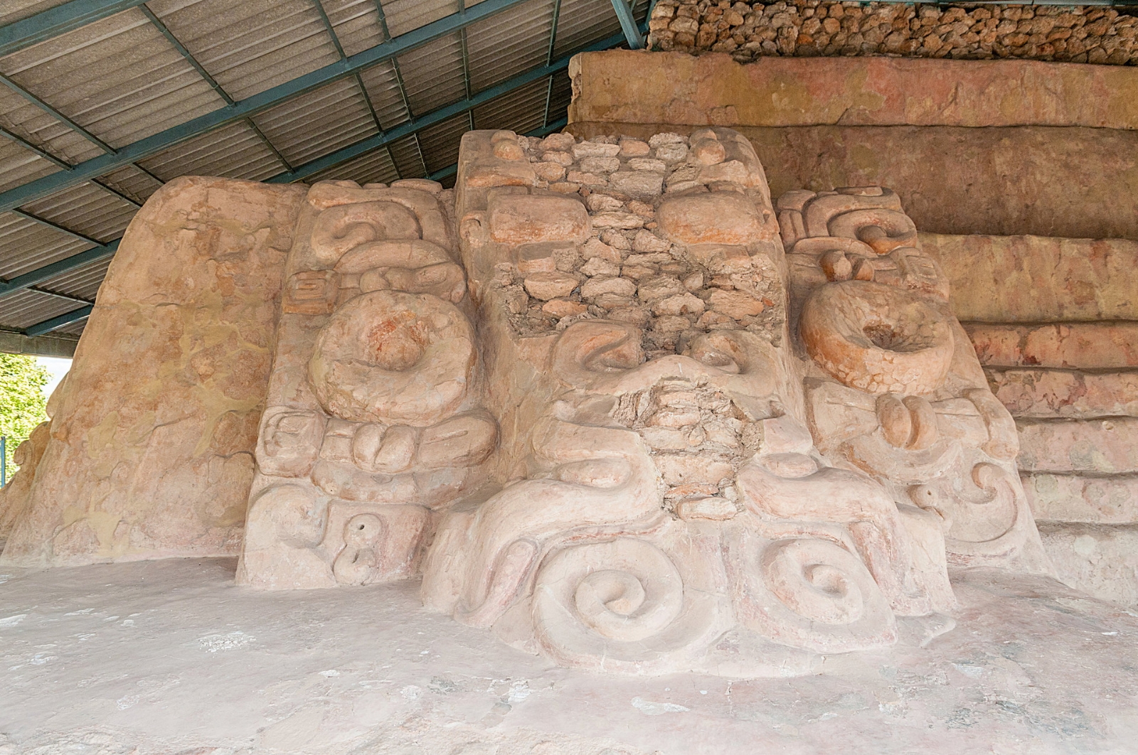 Acanceh, la 'Ciudad de las Tres Culturas' y refugio de joyas arqueológicas