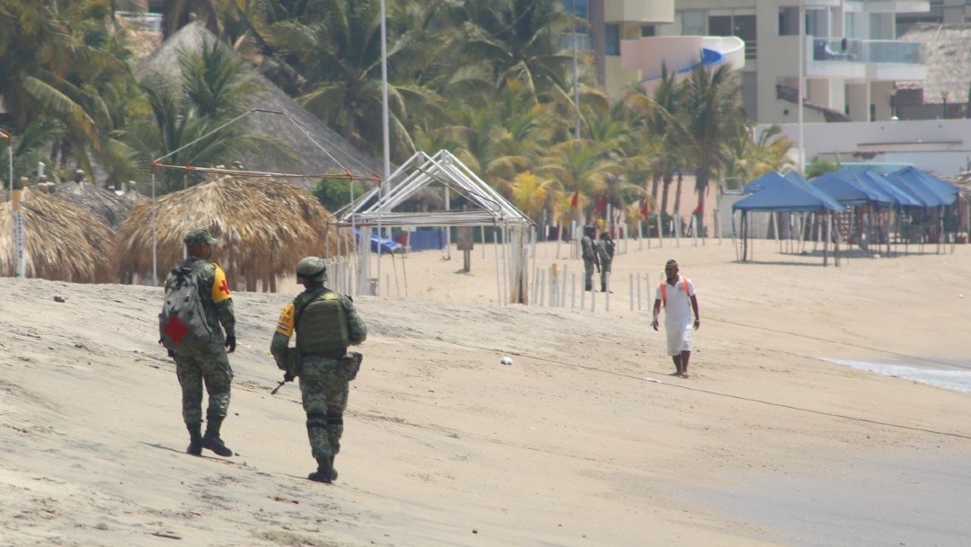 Militares realizan labores de vigilancia en playas