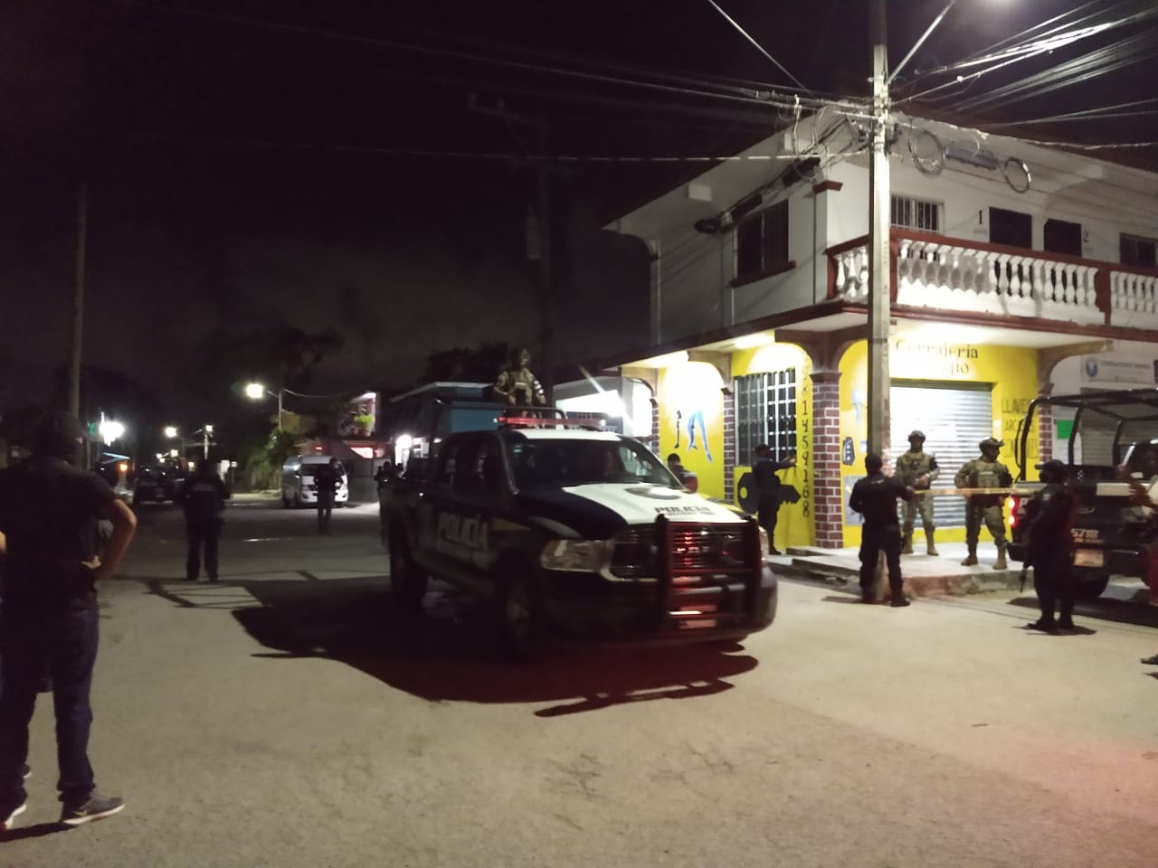 Fuerte operativo por enfrentamiento a balazos en Cancún