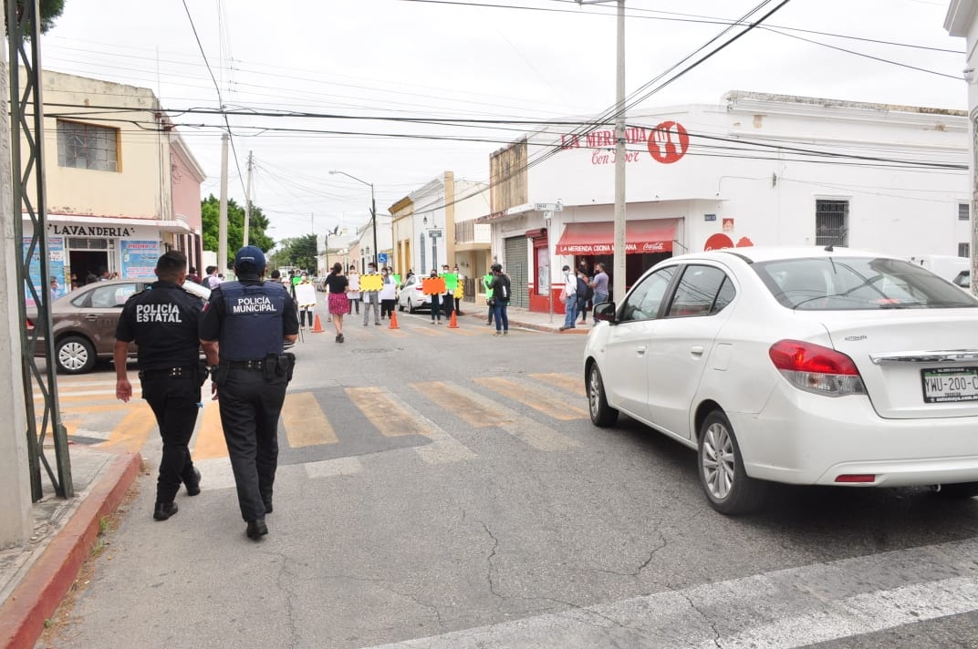 Médicos del Psiquiátrico de Mérida cierran calle: VIDEO