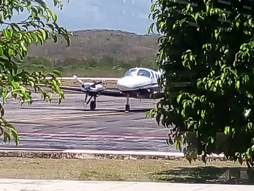 Avioneta que transportaba vacunas falsas sigue en el aeropuerto de Campeche