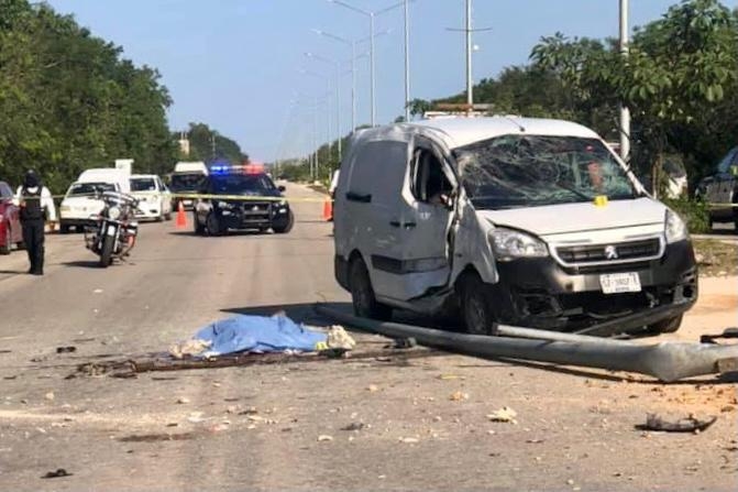 Hermanos sufren accidente en la carretera Tintal-Playa del Carmen; uno murió