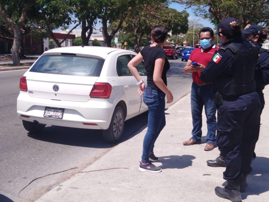 Conductor intimida a joven para quitarle dinero, tras leve choque en Mérida