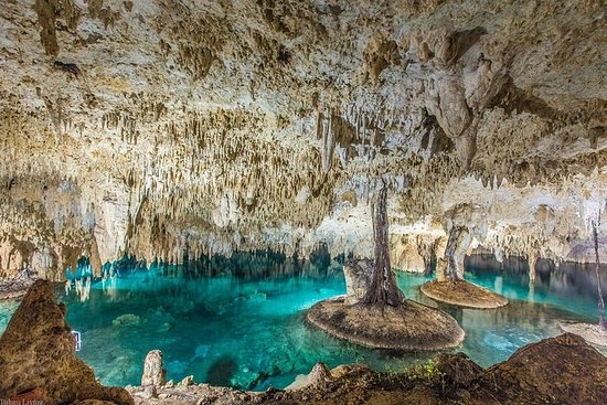 Su nombre, 'Sac Actún' deriva de la lengua maya y su significado es Cueva Blanca
