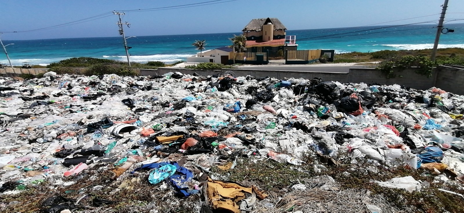 Empresarios de Isla Mujeres organizan traslado de basura fuera de la ínsula