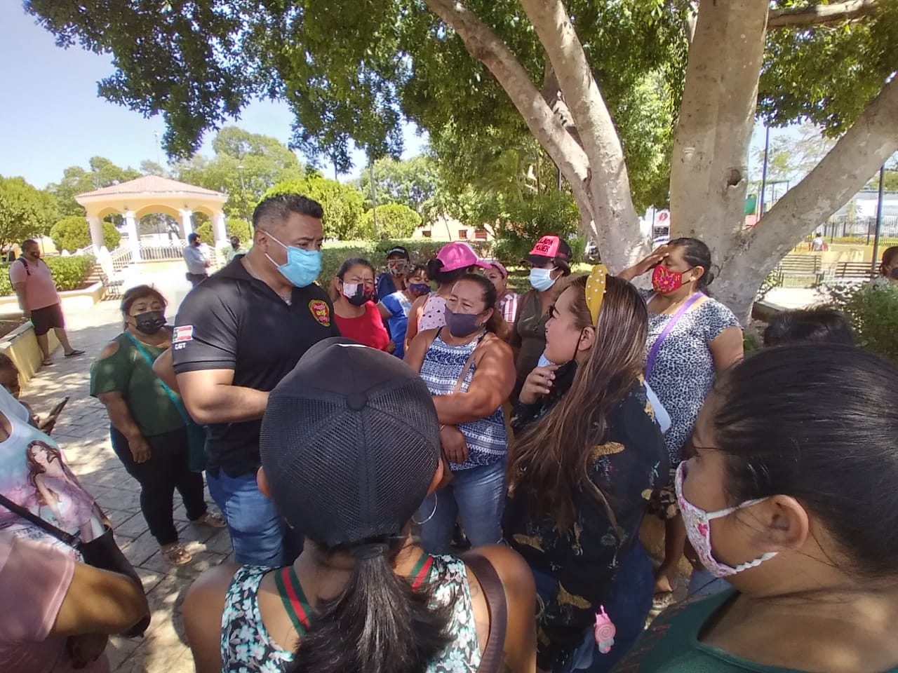 Mujeres tianguistas imponen amparo para poder trabajar en Kanasín