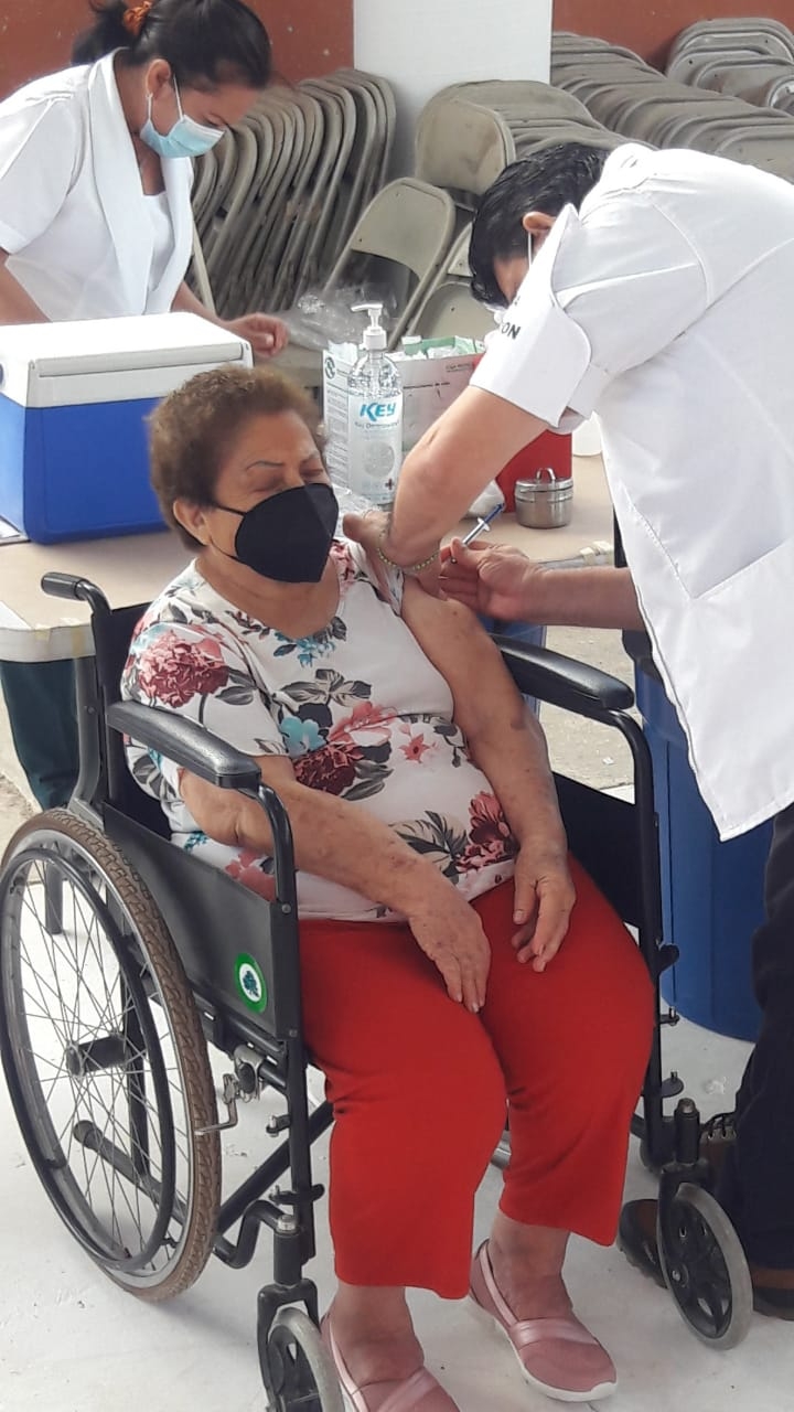 Isolda Andrade Domíguez, la primera vacunada este sábado en Chetumal