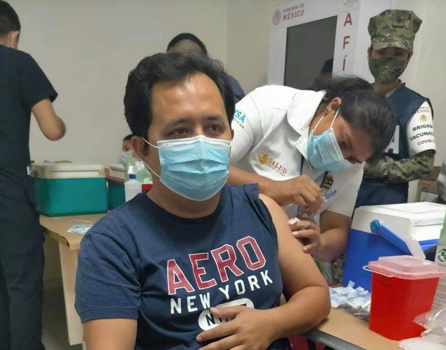 Después de las 11:00 horas inició la aplicación de las vacunas en el Hospital General de Cozumel