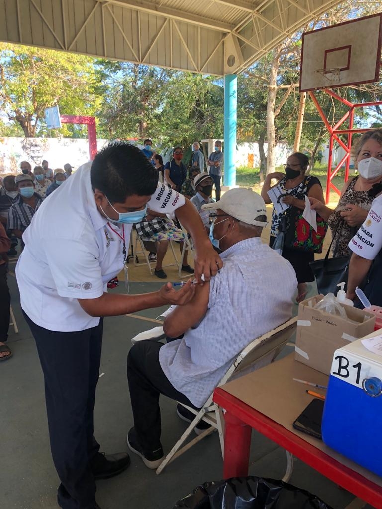 Arranca segundo día de vacunación contra COVID-19 a abuelitos en Chetumal: FOTOS