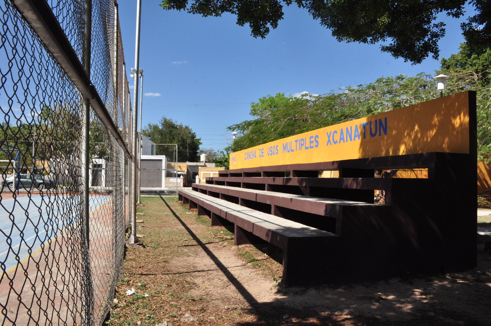 Los habitantes de esta comunidad están en contra de ese plan porque el espacio deportivo se vería tremendamente reducido