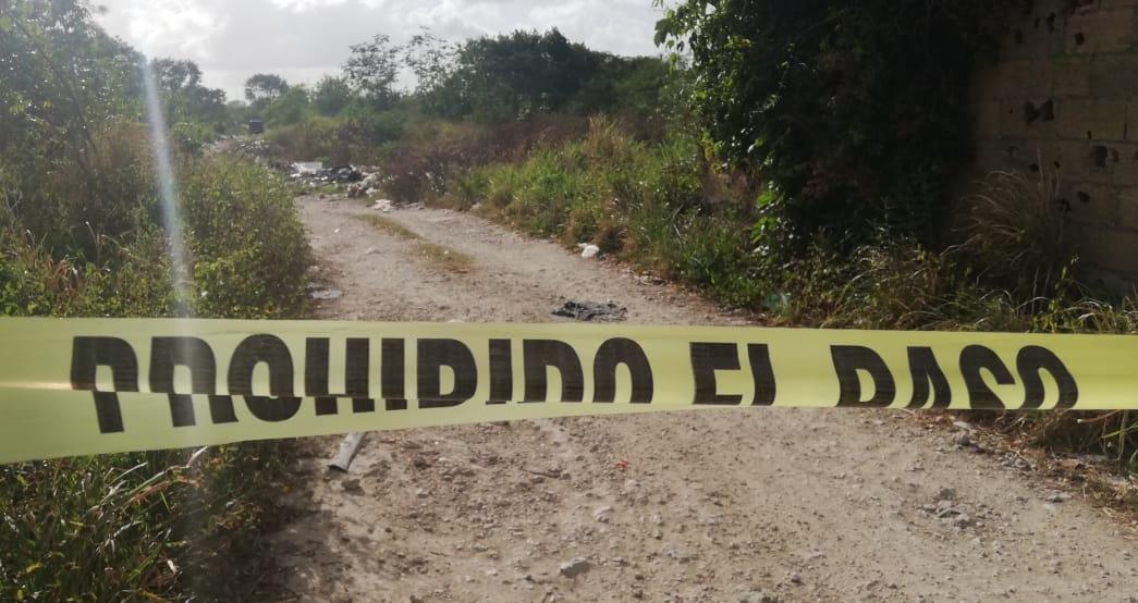 Hallan cadáver de una mujer con balazo en la cabeza en Región 110 de Cancún