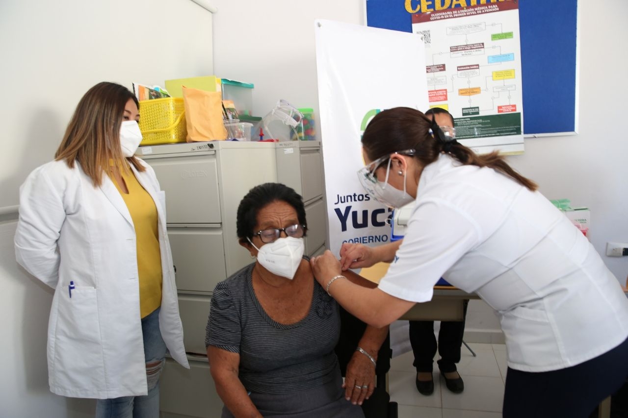 Continuará vacunación contra COVID-19 durante Semana Santa en Yucatán