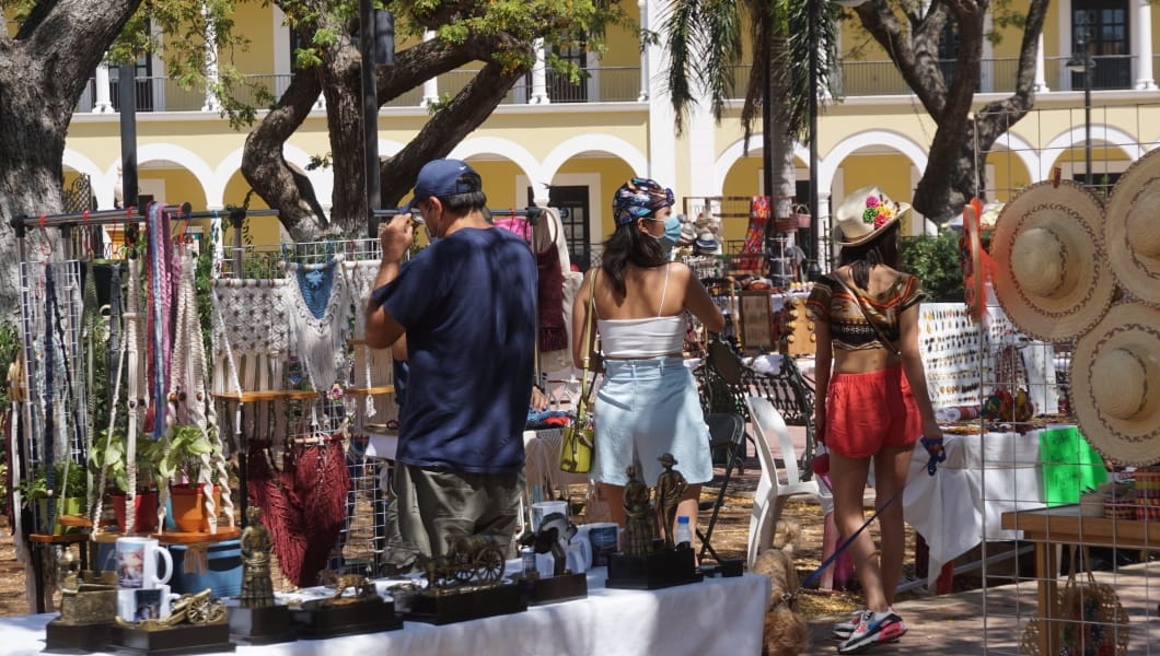 Artesanos de Campeche se instalan en la Plaza de la Independencia por Semana Santa
