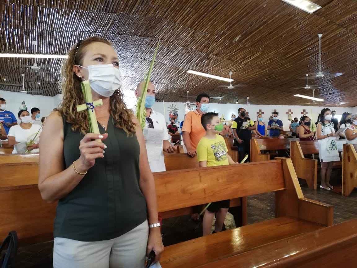 Semana Santa 2021: Cancunenses asisten a misa para conmemorar Domingo de Ramos