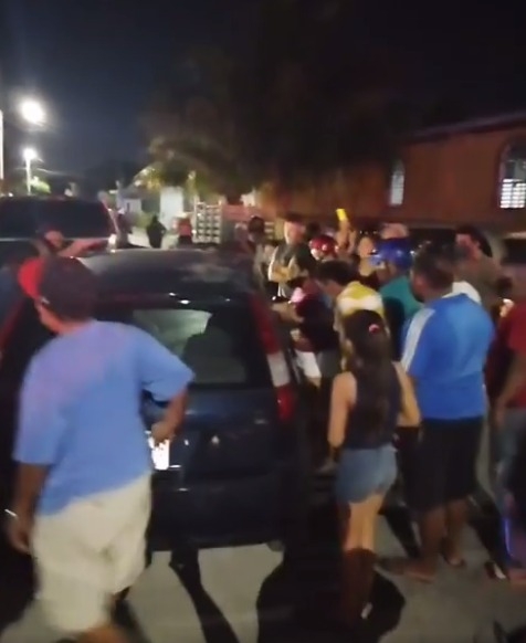 Por atropellar a una persona, casi linchan a un hombre en Progreso: VIDEO