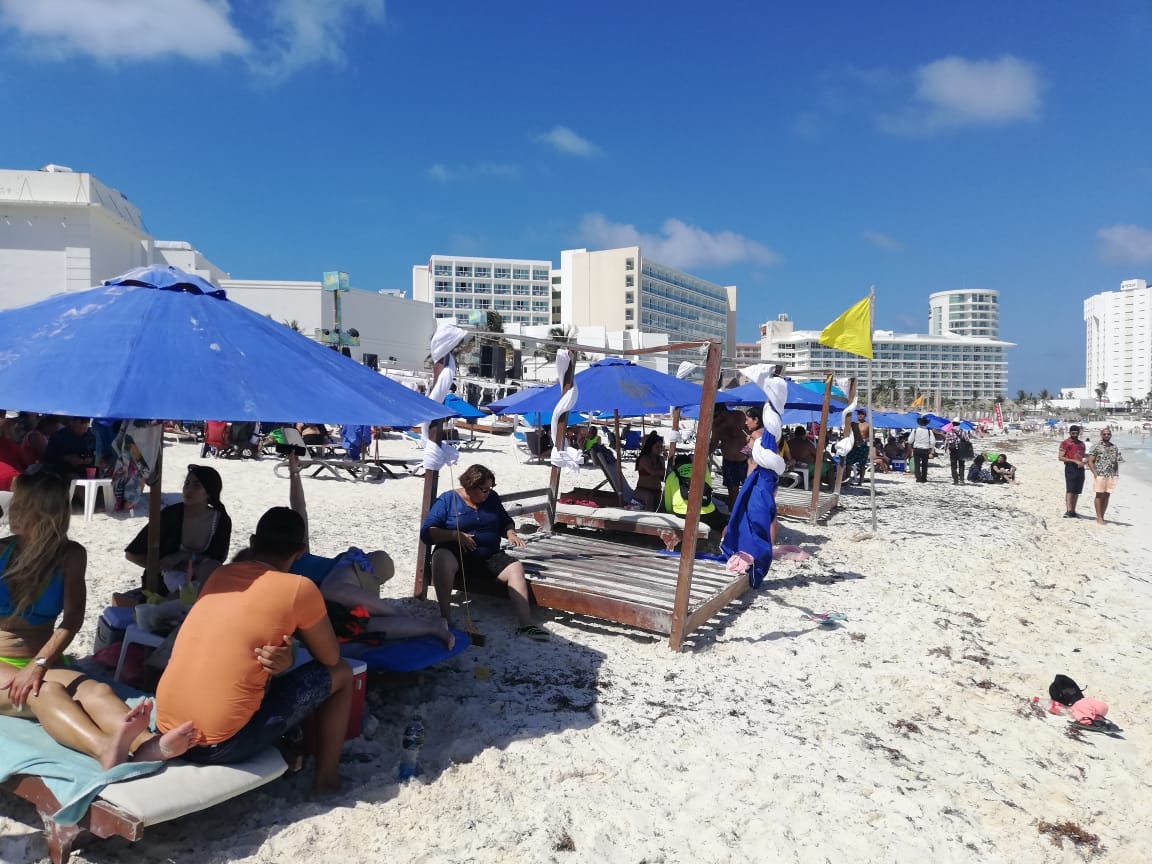 Semana Santa 2021: Playas de Cancún reciben a turistas pese a COVID-19