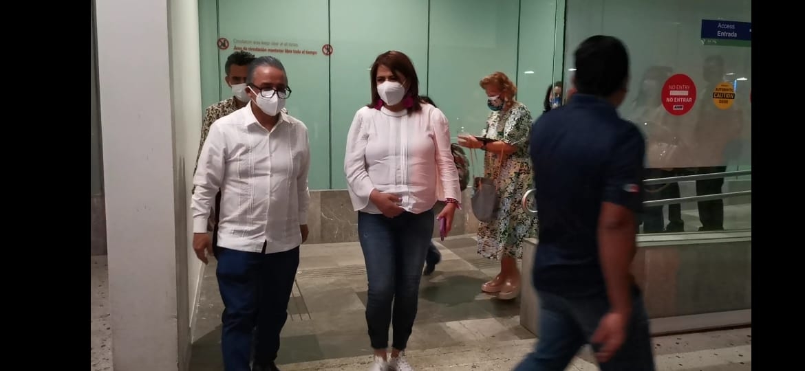 Fiscal General de Q. Roo espera a familia de Victoria Salazar en aeropuerto de Cancún: VIDEO