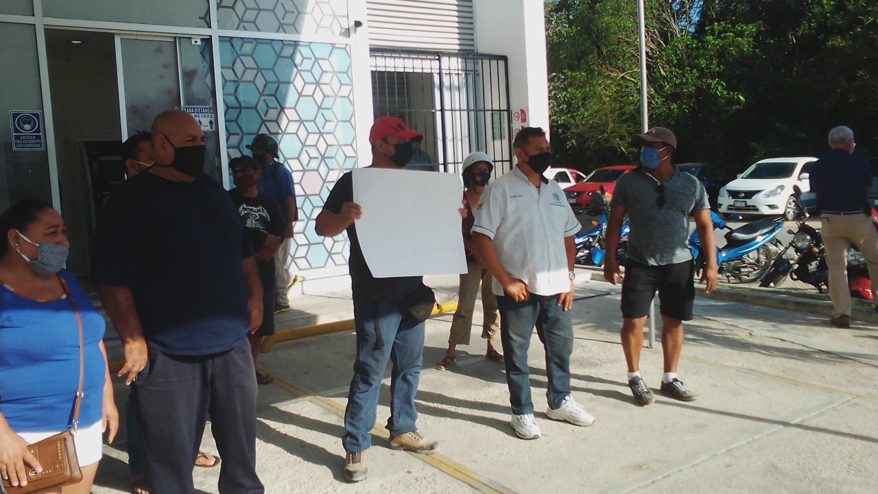 Habitantes de Playa del Carmen exigen a Aguakan restablecer servicio de agua