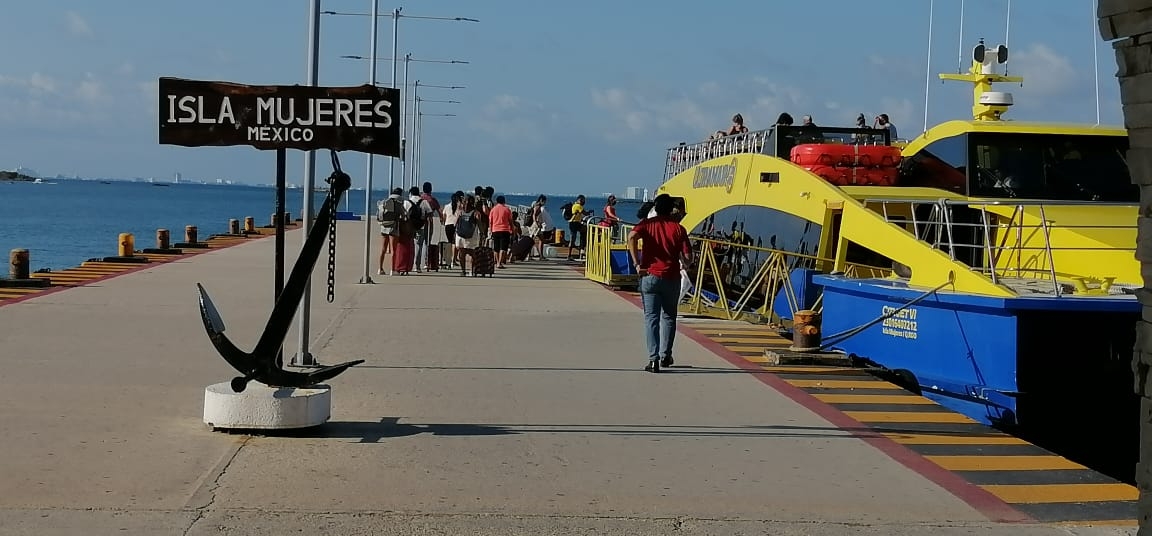 Se debe tomar un ferry desde Cancún, pues solo así podrás cruzar a este paraíso