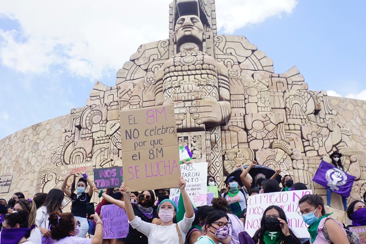 Más de 5 mil mujeres se reúnen en Mérida para marchar: EN VIVO