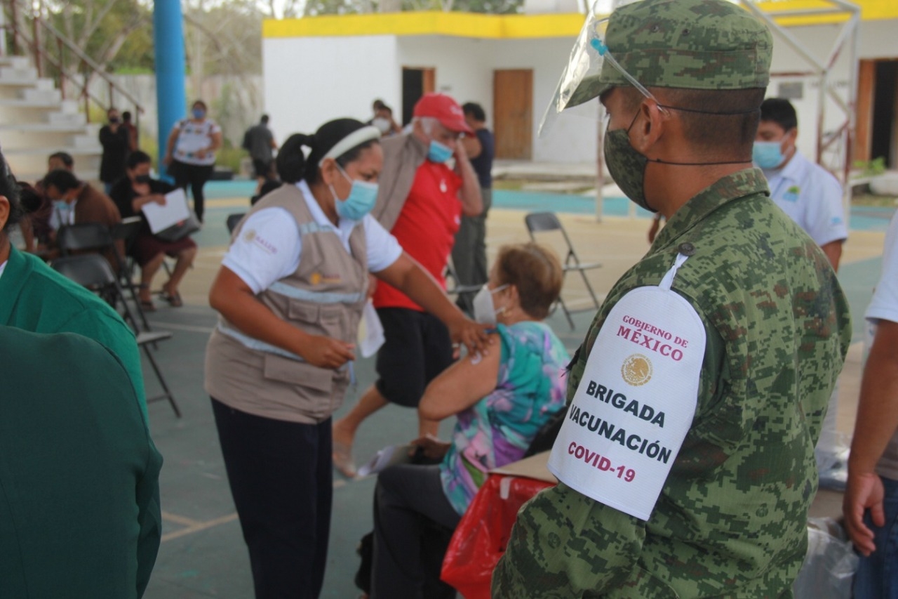 Inicia vacunación contra COVID-19 a adultos mayores en Felipe Carrillo Puerto