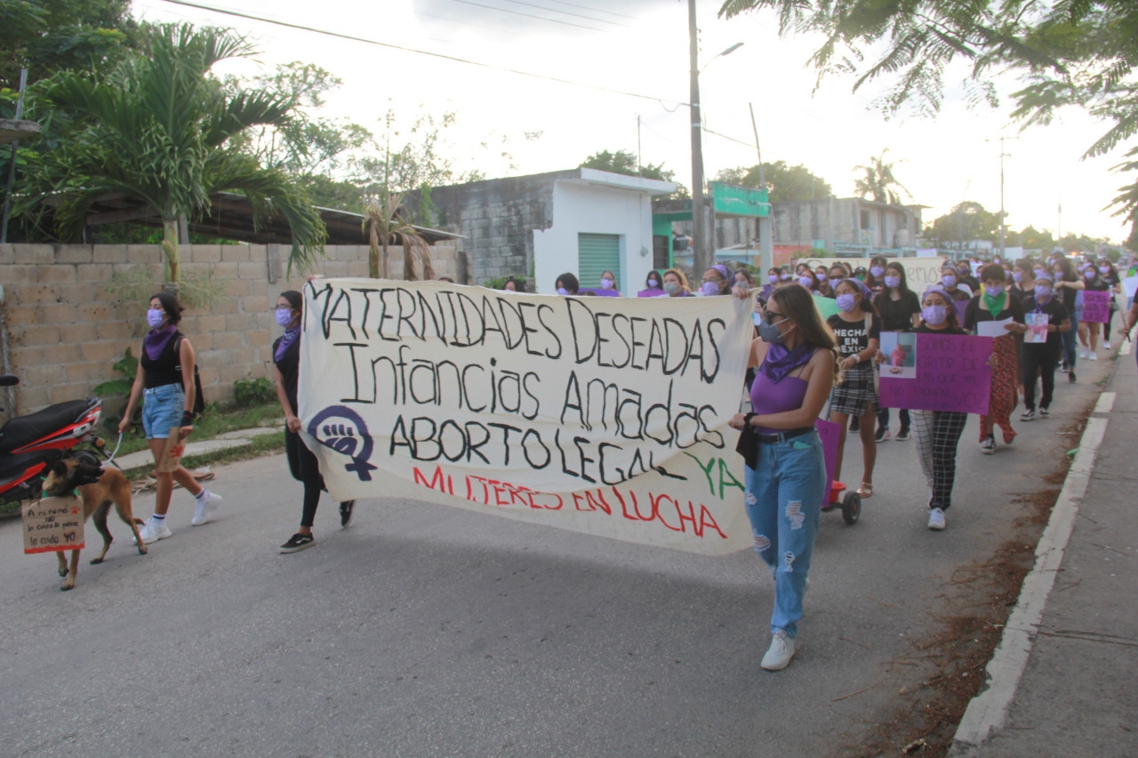#8M2021: Colectivos feministas marchan en calles de Felipe Carrillo Puerto