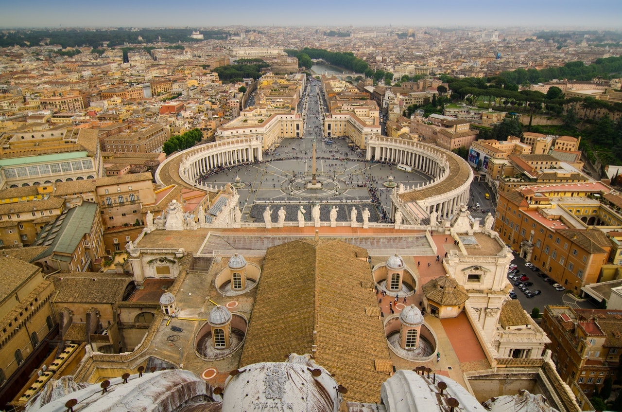 Mujeres católicas, inconformes por postura sobre homosexuales del Vaticano